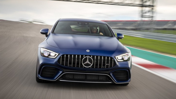 Mercedes AMG-GT Coupé 4 portes devant